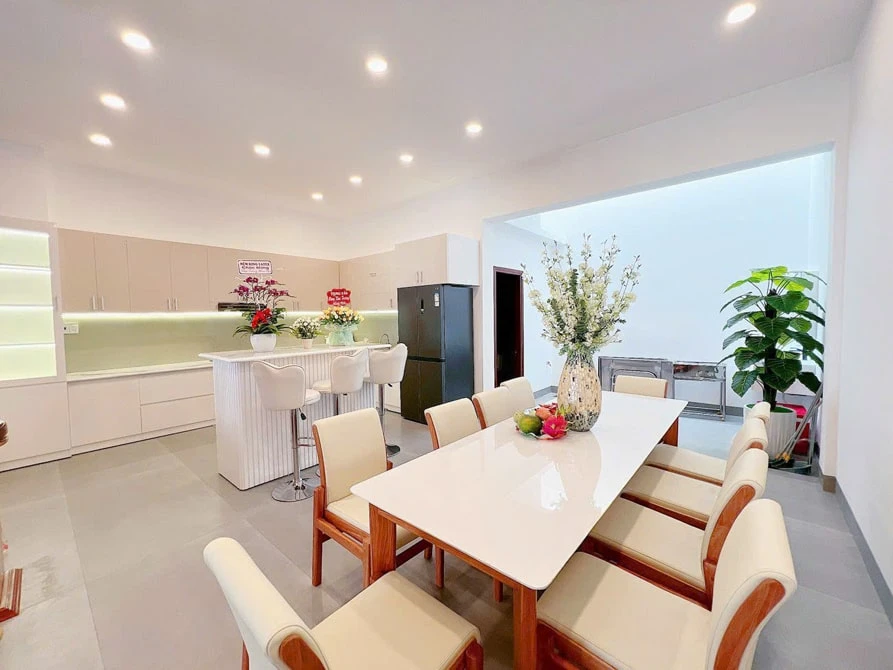 Toàn cảnh Villa Phan Thiết Biển Xanh 79 gần biển không gian nghỉ dưỡng rộng rãi