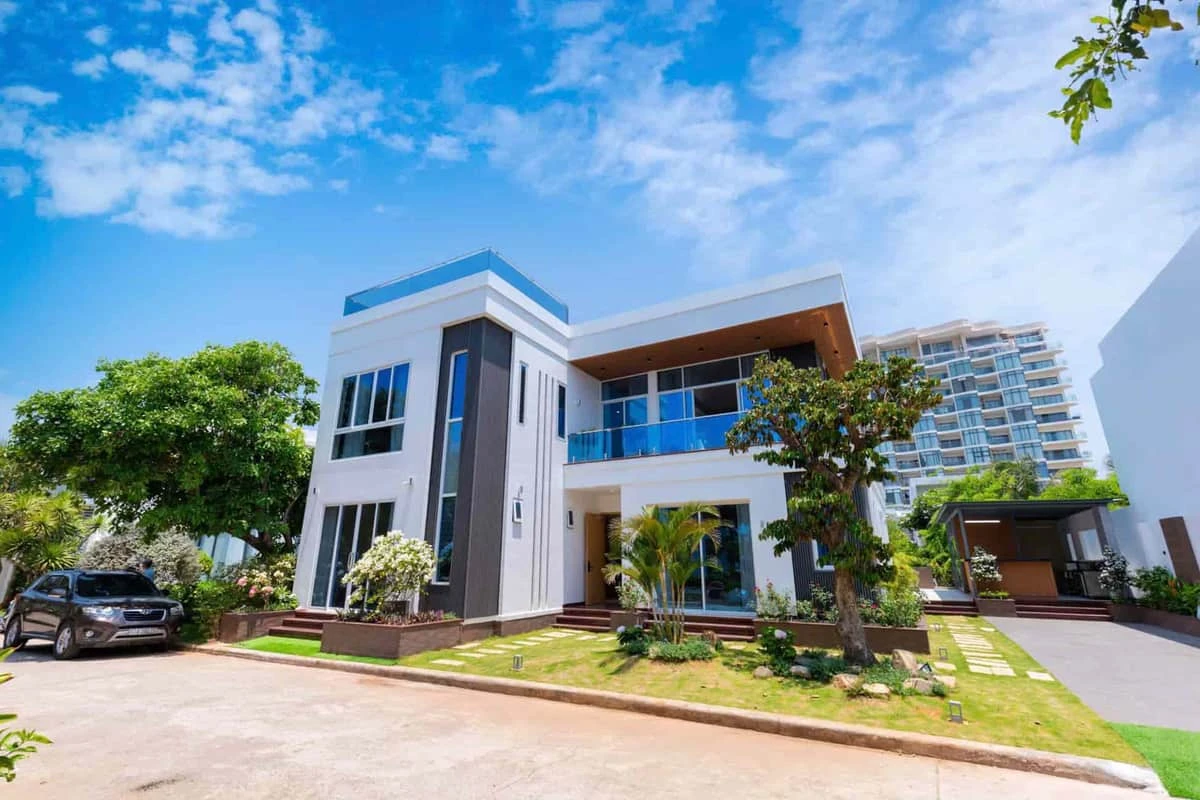 Villa Vũng Tàu 7 phòng ngủ biển riêng cách 30m Goby Trip
