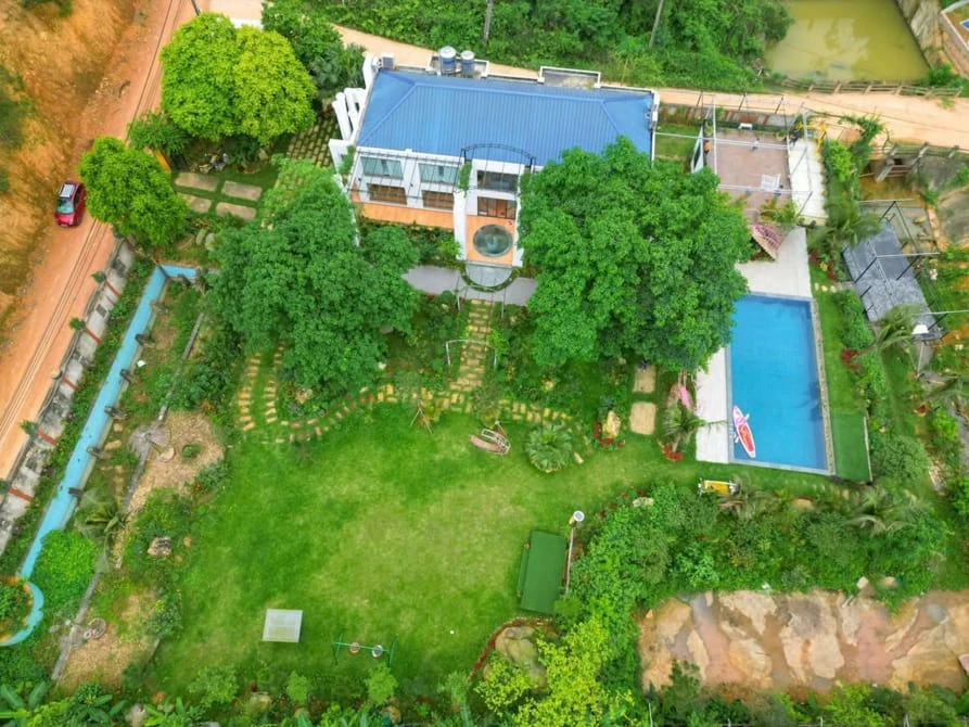 Villa Sóc Sơn - Toàn cảnh Hypa Villa Sóc Sơn khuôn viên rộng 2500m2 view suối - gobytrip.vn